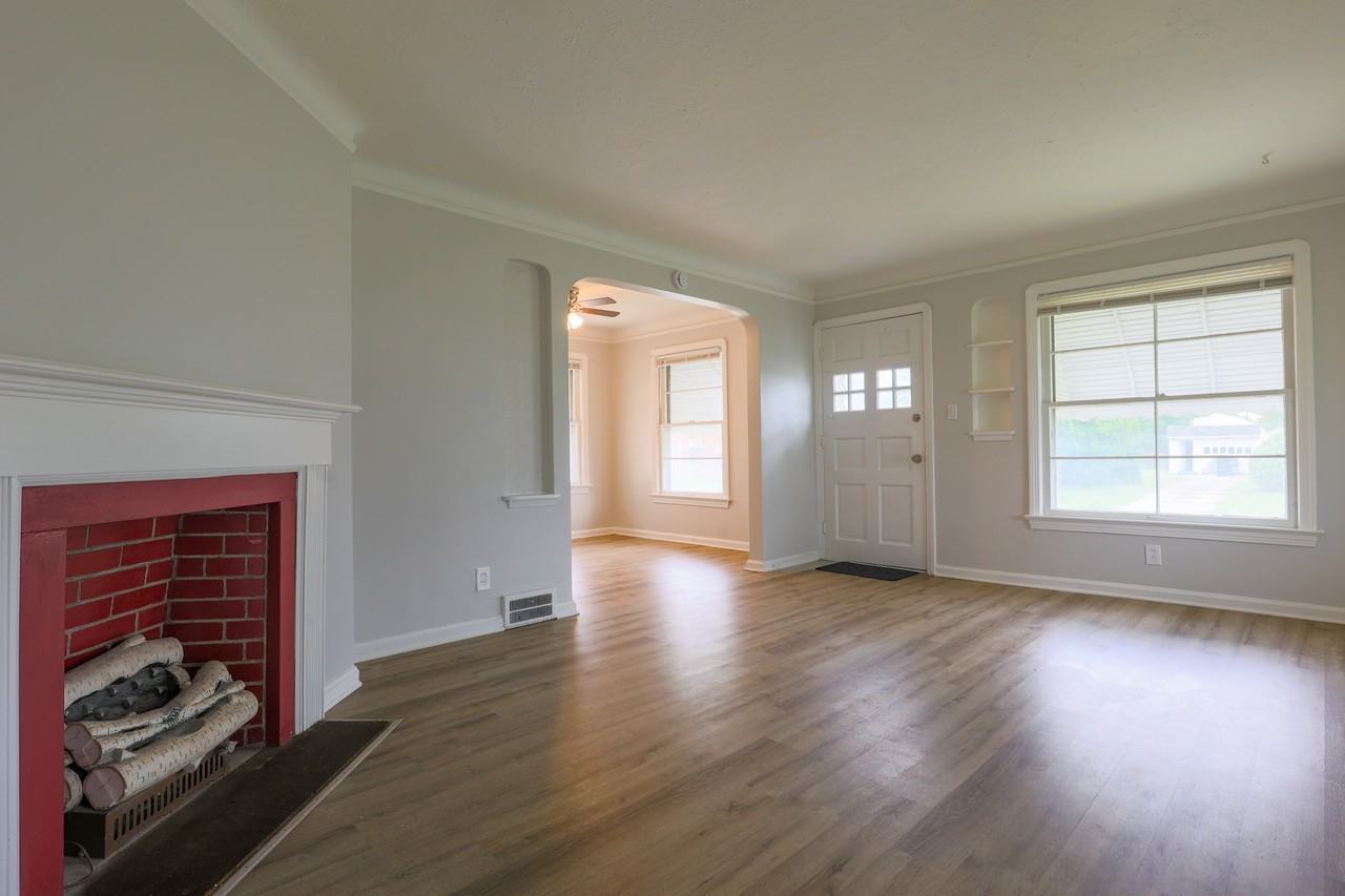 19501 Muskoka Ave #1 - Photo 7 of 49