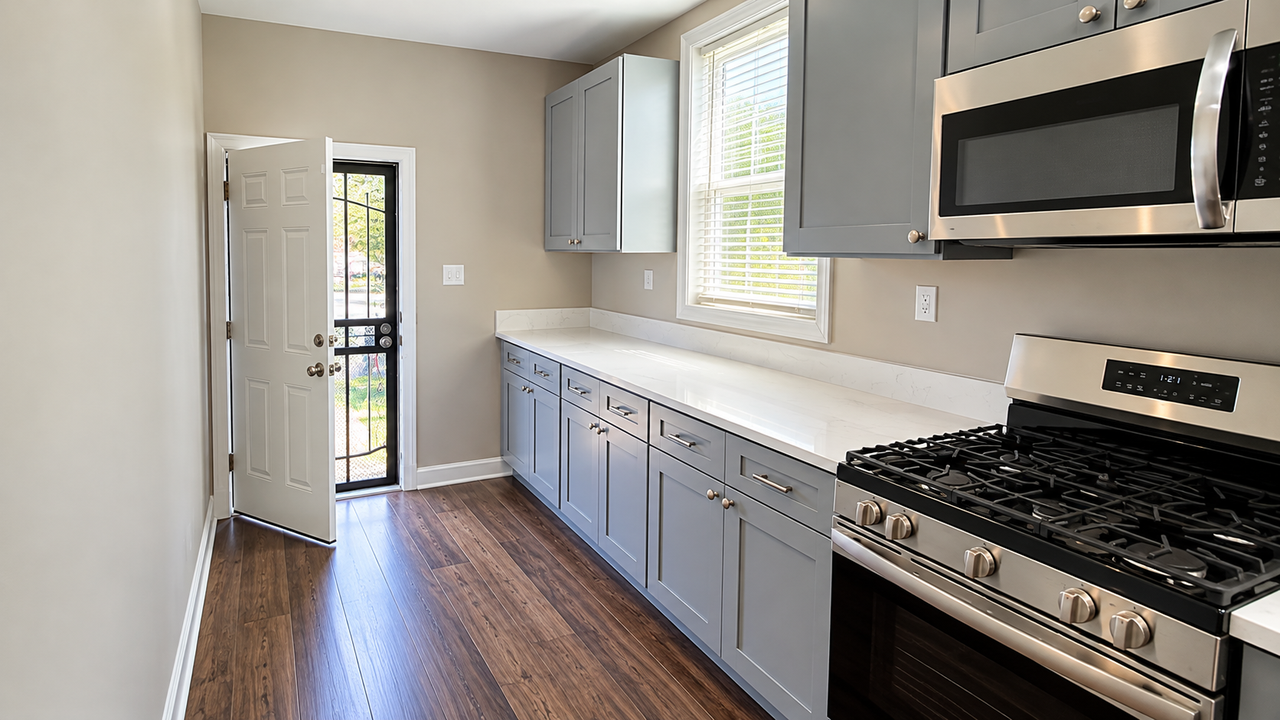 10605 S Eggleston Ave #1 - Photo 3 of 10