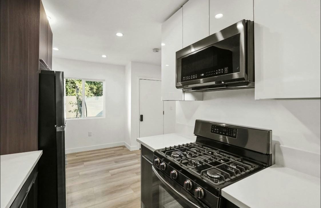 2561 West Avenue 30, Unit 3 - Photo 2 of 20