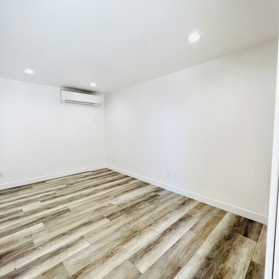 2561 West Avenue 30, Unit 3 - Photo 7 of 20