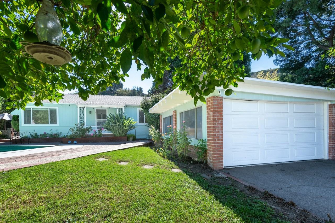 10948 Fruitland Drive - Photo 2 of 24