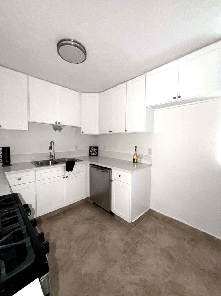 13490 Foothill Blvd - Photo 4 of 10