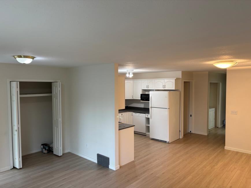 11930 80 St Nw - Photo 3 of 10
