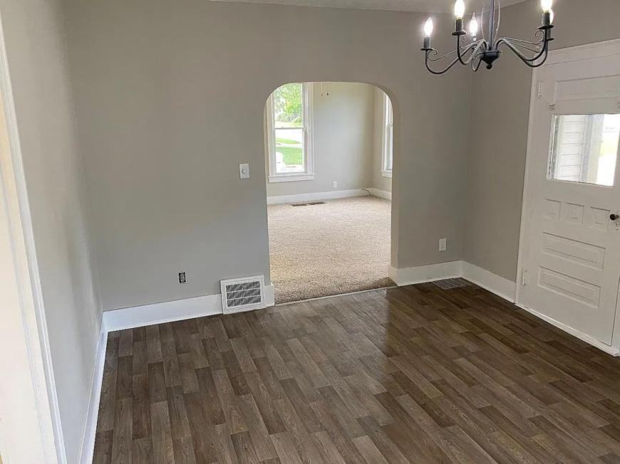 318 N Lyman St - Photo 5 of 10