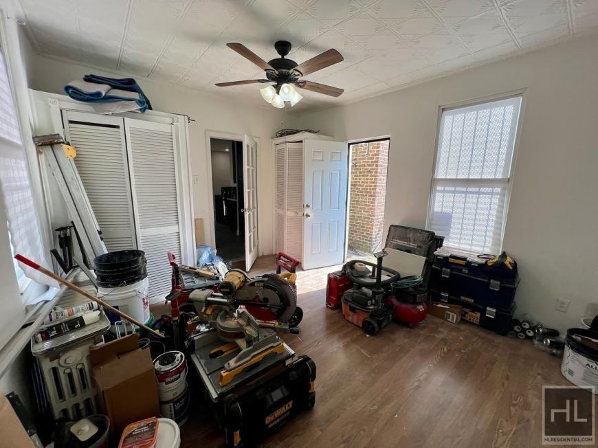 605 Liberty Ave - Photo 4 of 10