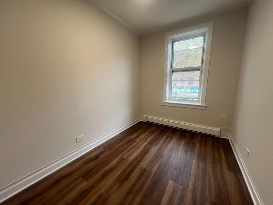4604 Skillman Ave - Photo 3 of 9