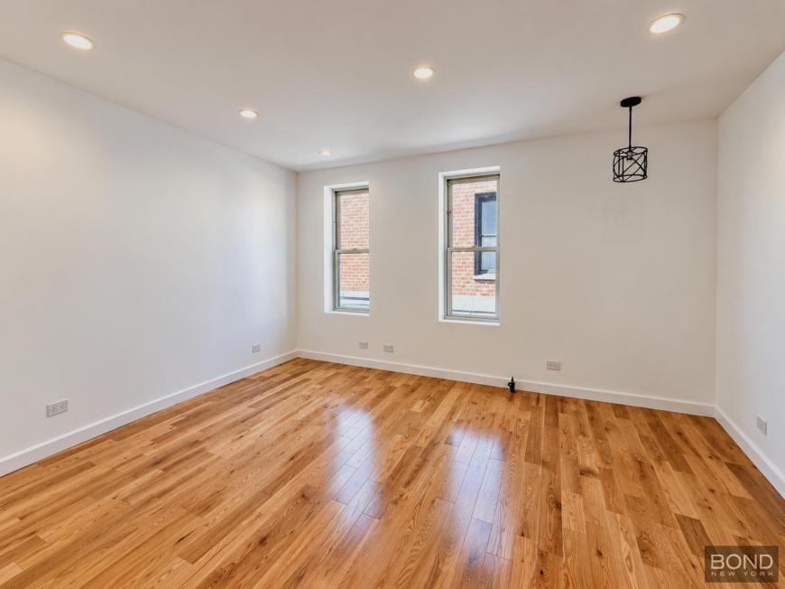 285 Rockaway Pkwy - Photo 2 of 5