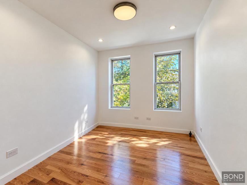 285 Rockaway Pkwy - Photo 5 of 5