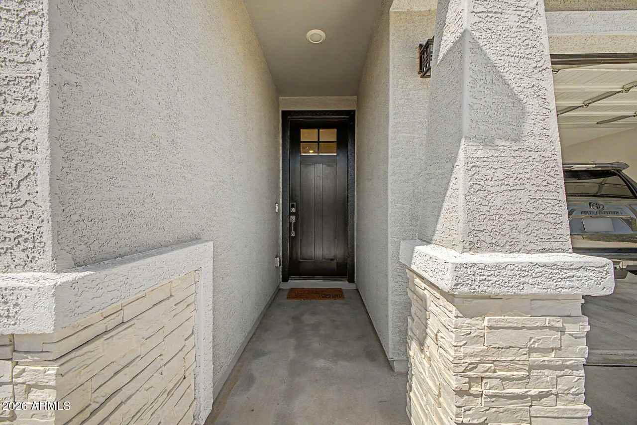 17668 W Madison St - Photo 7 of 34