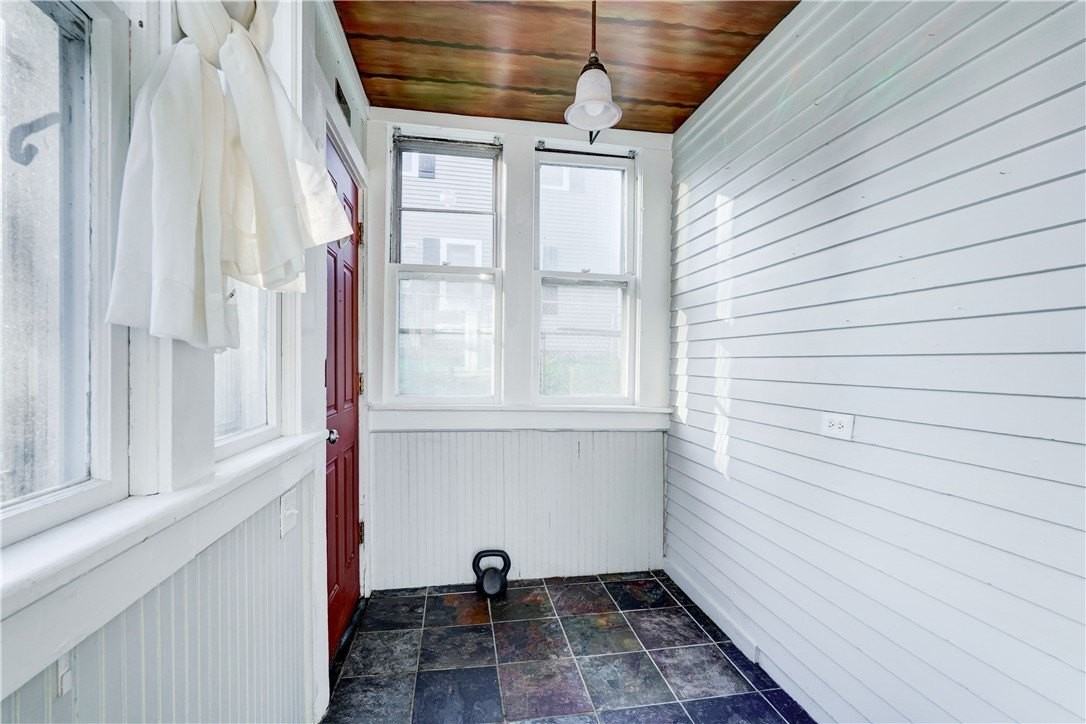 5008 Saint Paul Blvd - Photo 3 of 39