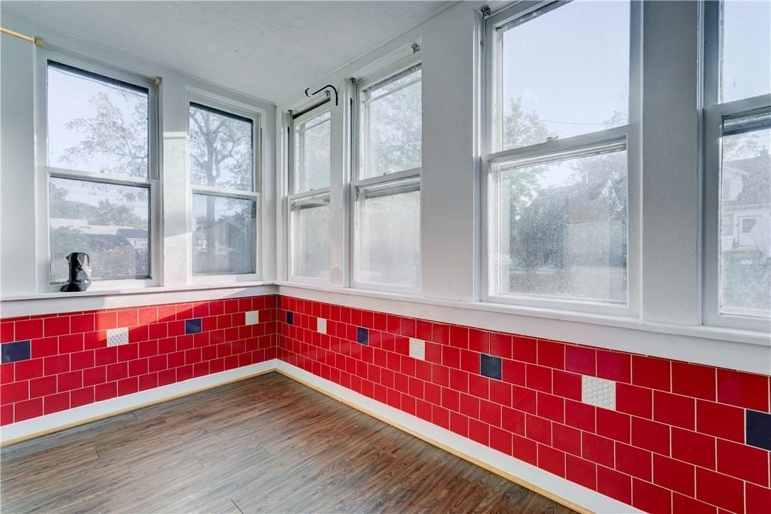 5008 Saint Paul Blvd - Photo 4 of 39