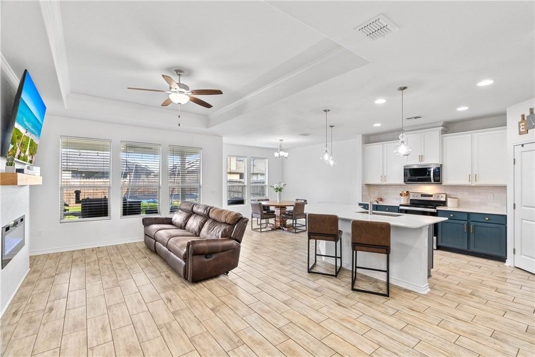 1016 Ocean Breeze - Photo 2 of 20