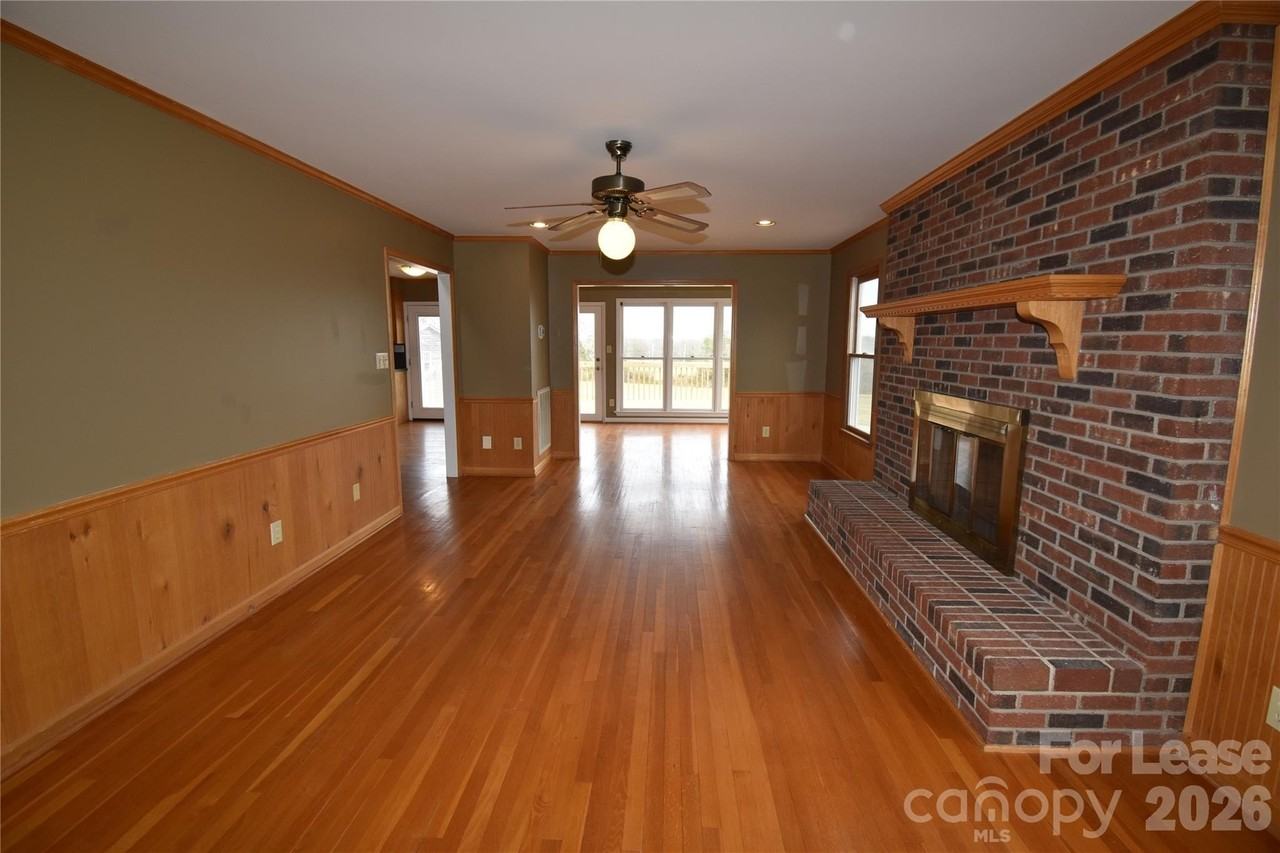 3377 Paul Heavner Ln - Photo 2 of 41