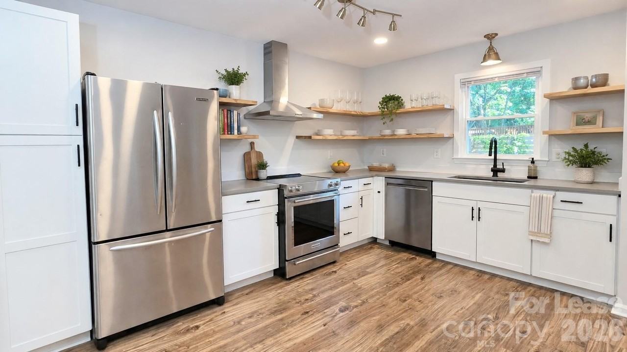 111 Potts St - Photo 2 of 10