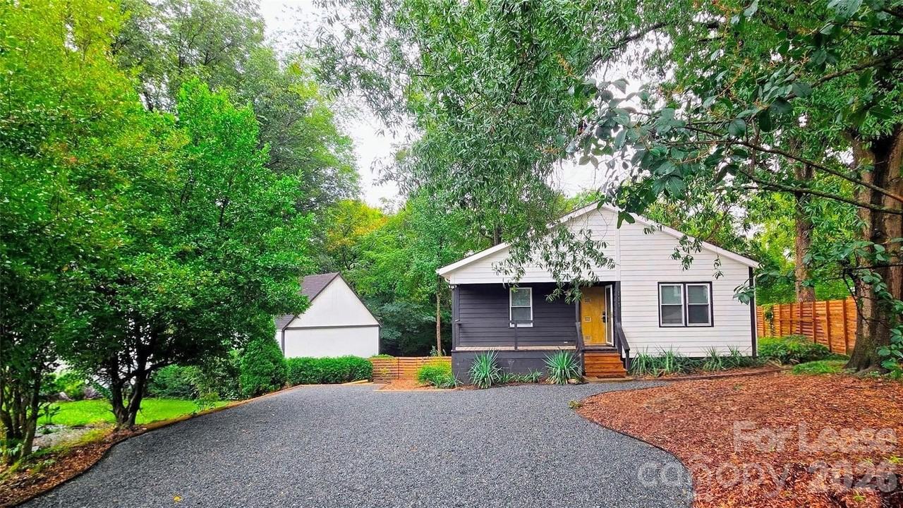 111 Potts St - Photo 3 of 10