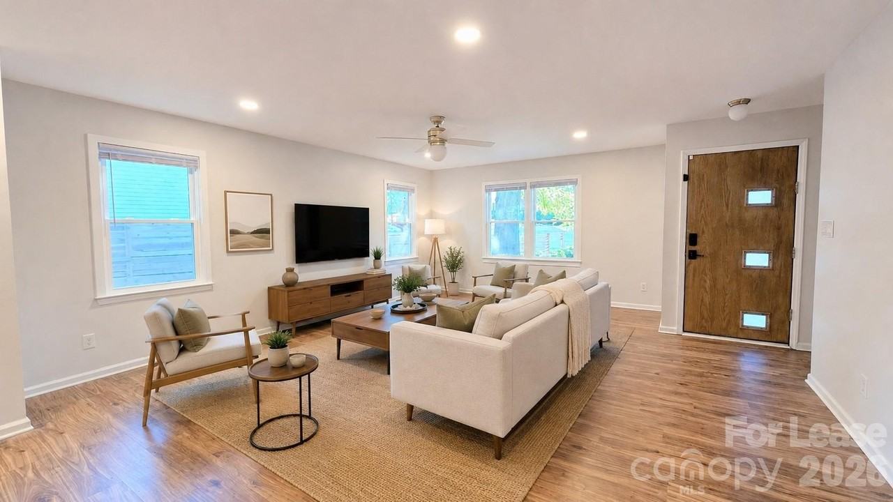 111 Potts St - Photo 4 of 10