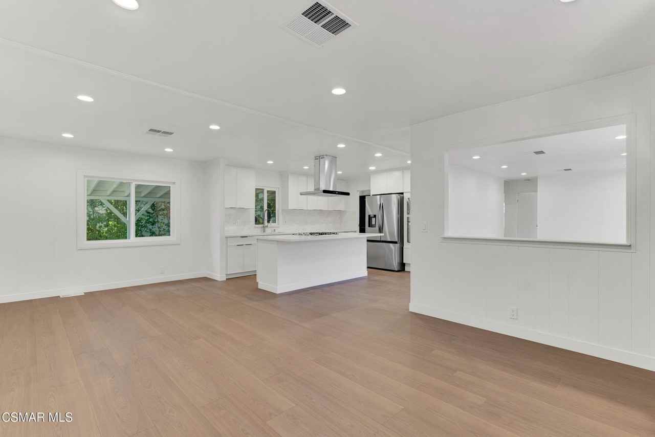 76 Little John Ln - Photo 4 of 33