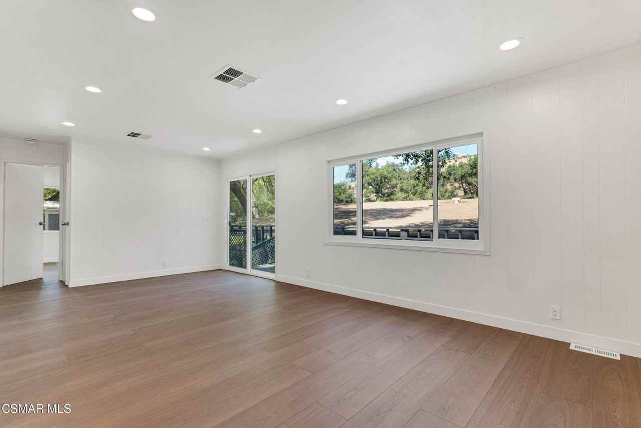 76 Little John Ln - Photo 6 of 33