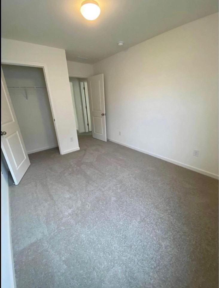 460 Fox Sparrow Ct - Photo 5 of 8