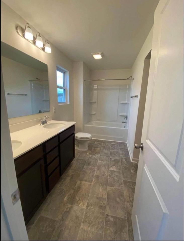 460 Fox Sparrow Ct - Photo 6 of 8