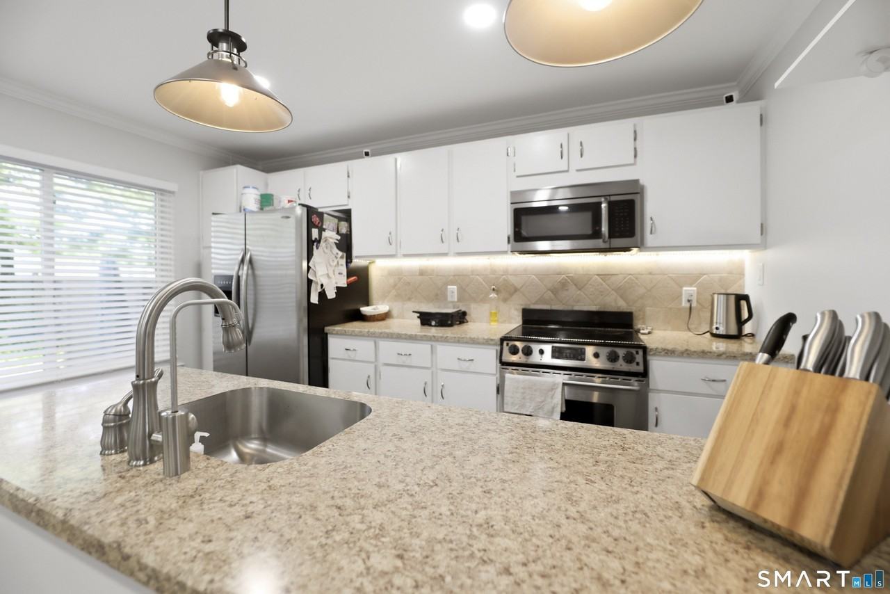 1463 Black Rock Tpke #3 - Photo 3 of 18