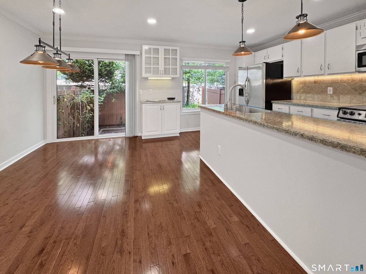 1463 Black Rock Tpke #3 - Photo 4 of 18