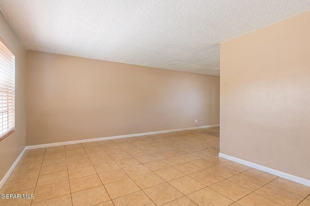 233 Maricopa Dr #233 - Photo 4 of 25