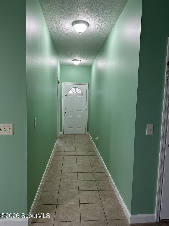 118 Drew Cir - Photo 2 of 16