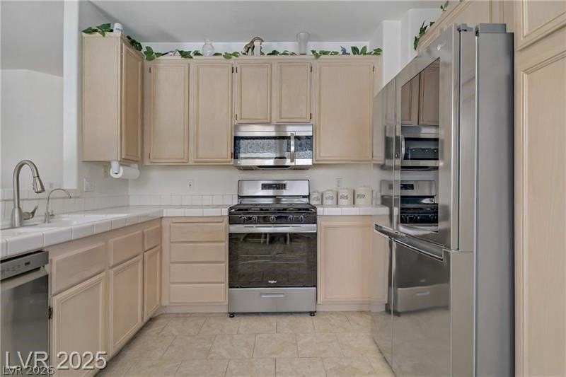 8116 Kokoma Dr - Photo 4 of 27