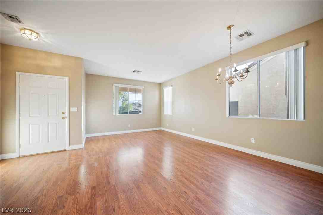 3413 Mastercraft Ave - Photo 4 of 18