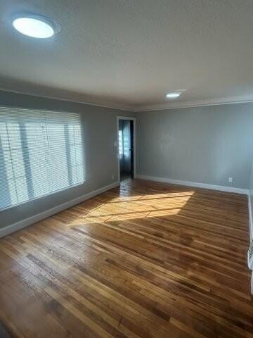 14740 Woodmont Ave - Photo 6 of 17