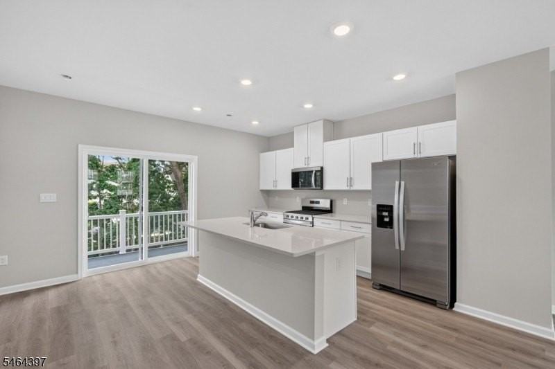 139 Essex Ave - Photo 3 of 14