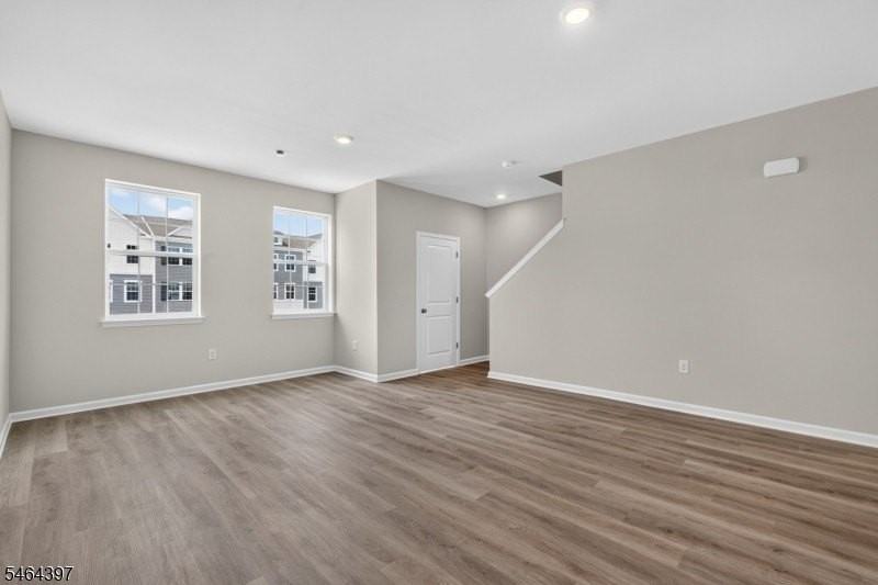 139 Essex Ave - Photo 6 of 14