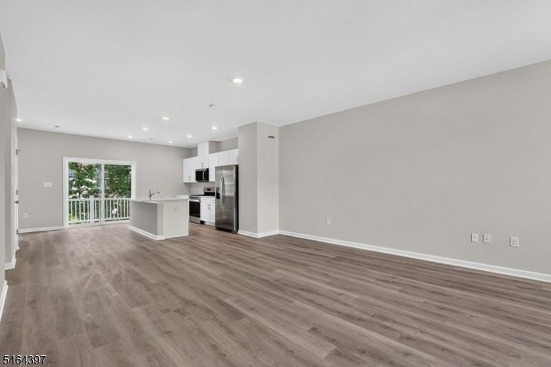 139 Essex Ave - Photo 7 of 14