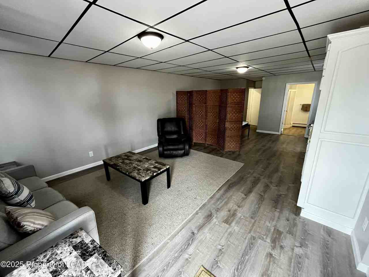 287 E Main St - Photo 2 of 6
