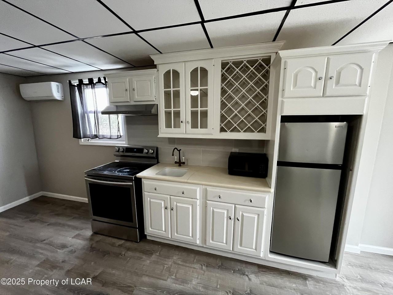 287 E Main St - Photo 3 of 6