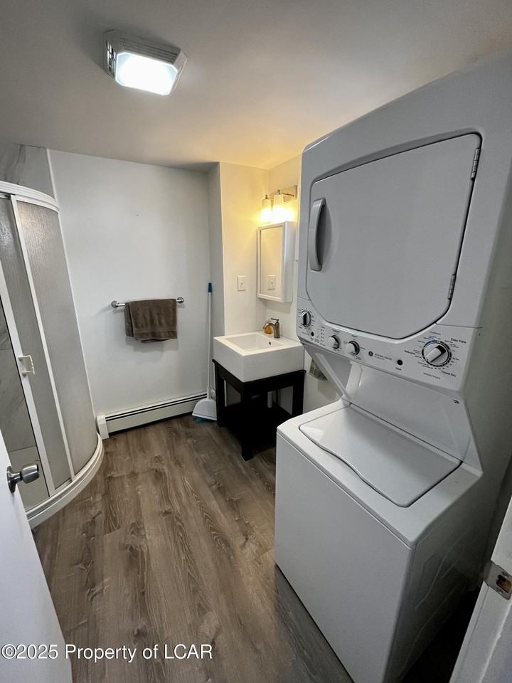 287 E Main St - Photo 5 of 6