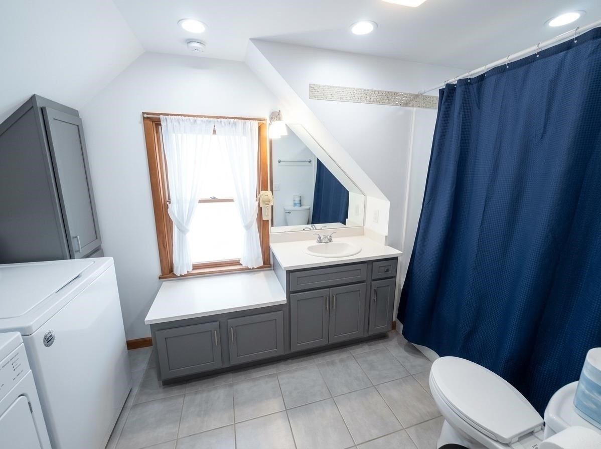 435 Washington St #2ndFL - Photo 5 of 8