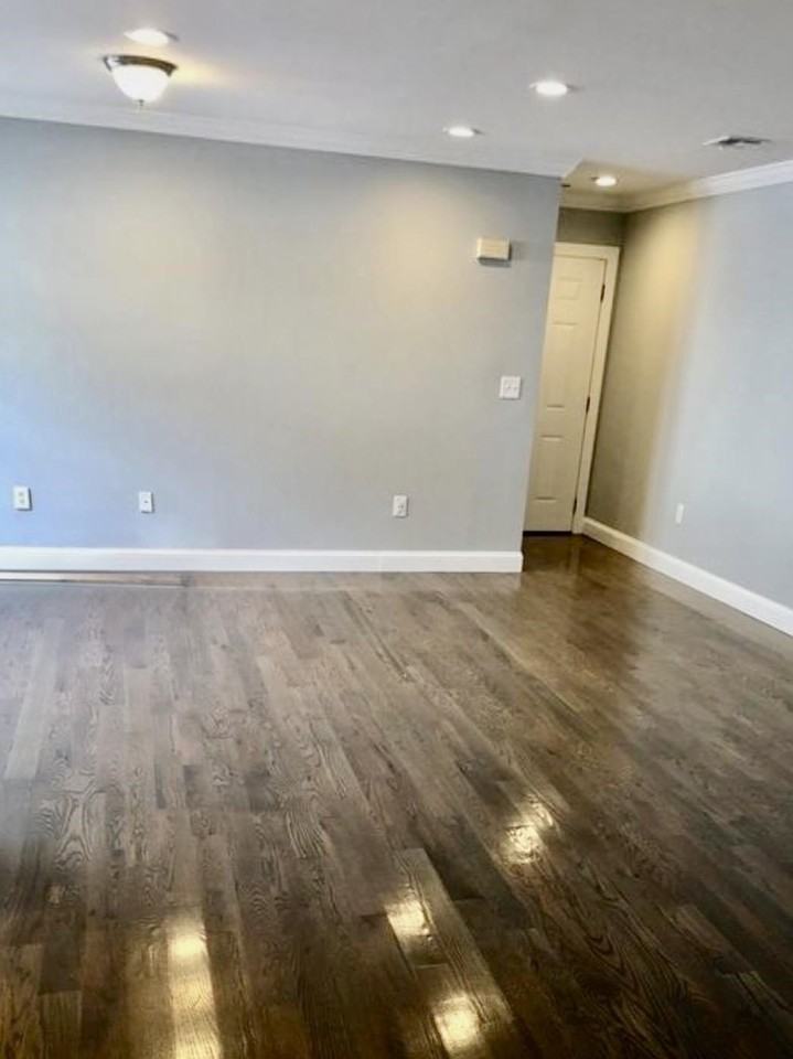 155 Cambridge Ave #2R - Photo 7 of 11