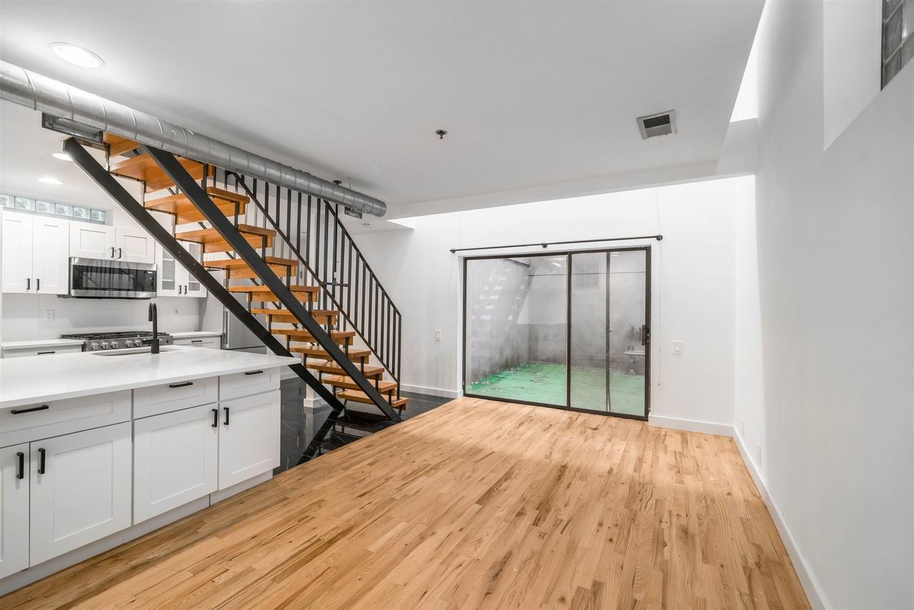 830 Hudson St #7 - Photo 2 of 16