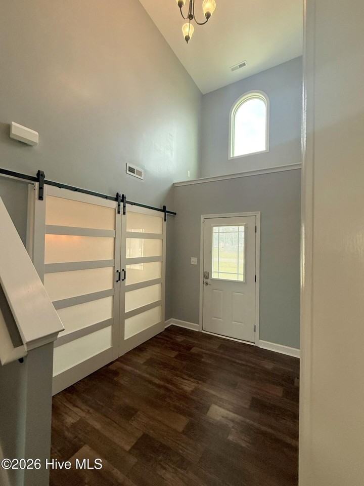 106 Barnhouse Rd - Photo 3 of 34