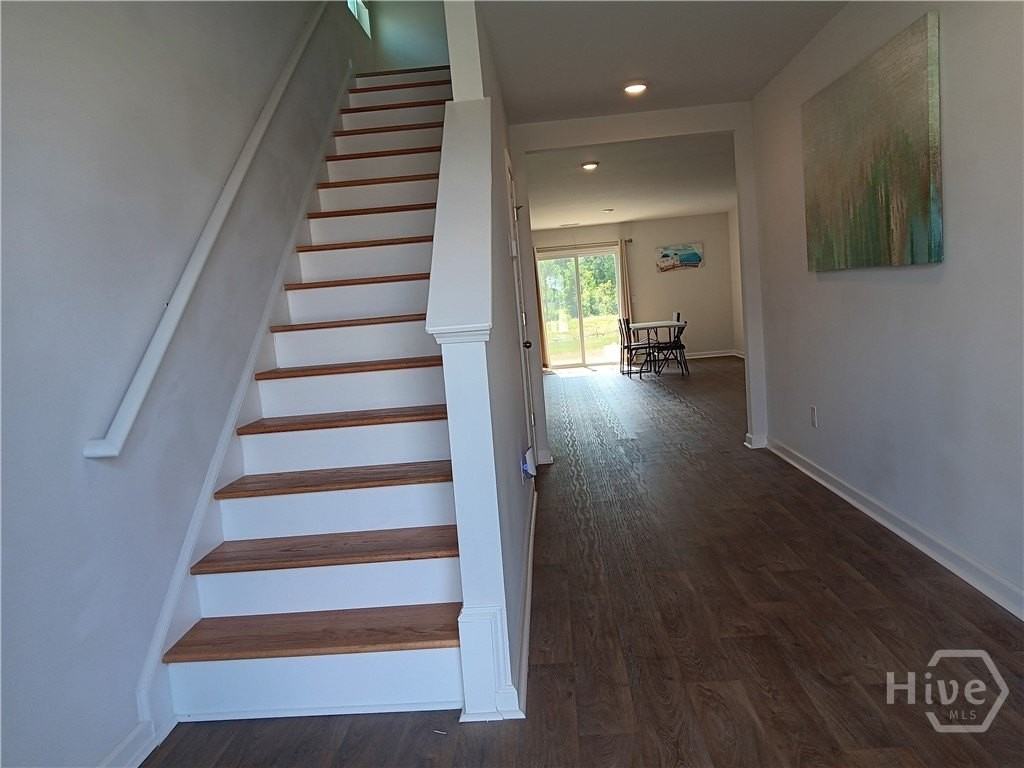 405 Coconut Dr - Photo 5 of 18