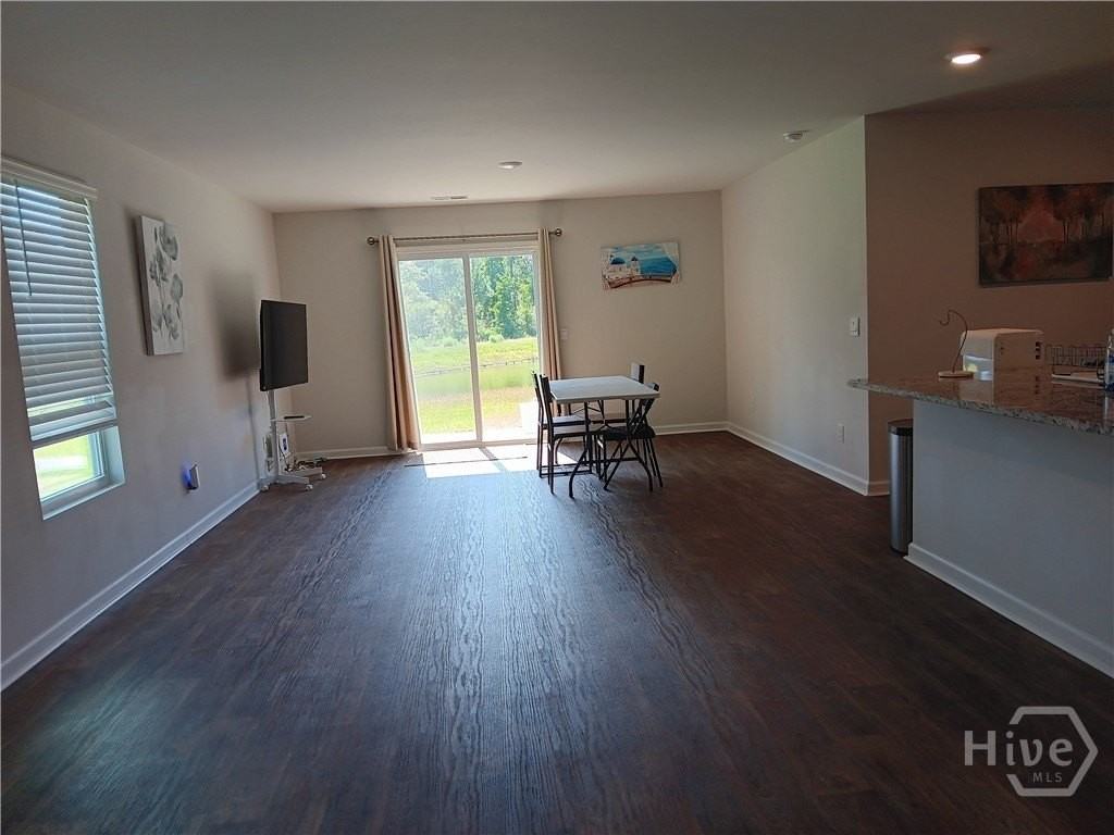 405 Coconut Dr - Photo 6 of 18