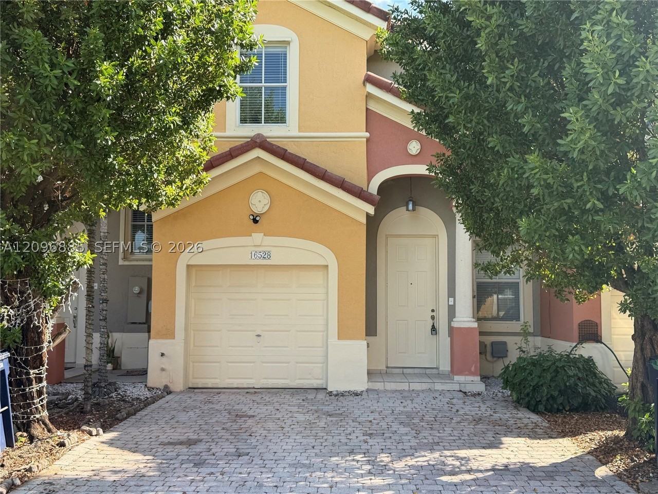 16528 Sw 85th Ln - Photo 2 of 20