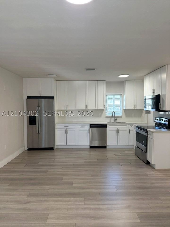 9981 Jamaica Dr - Photo 2 of 16