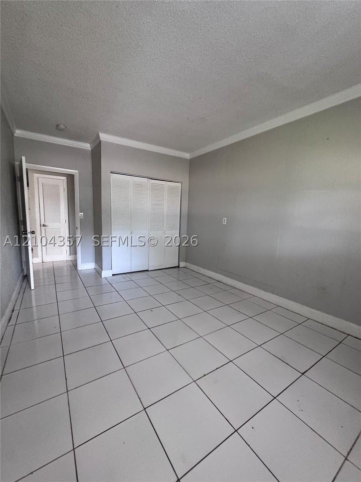 302 Sw 1st Ct #A - Photo 5 of 7