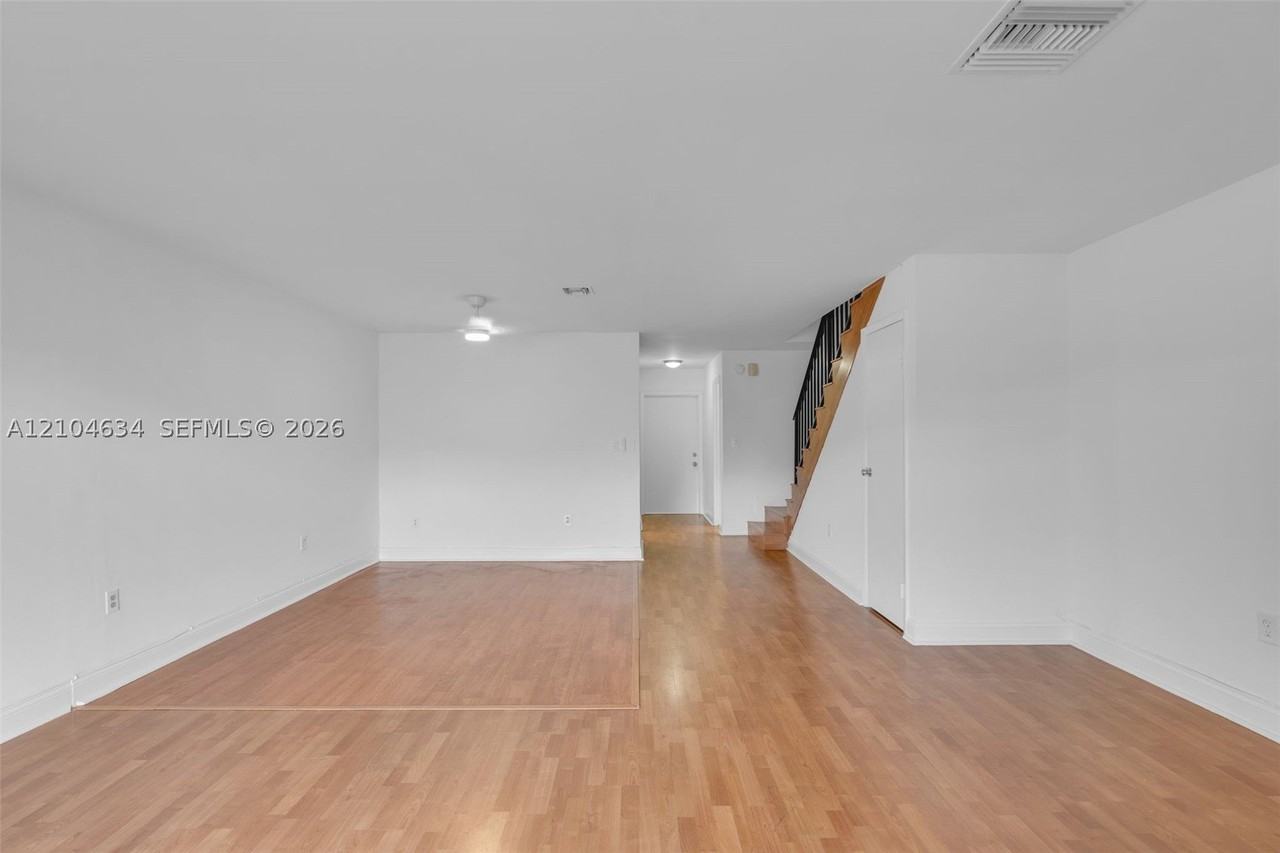 8475 Sw 137th Ave #8475 - Photo 4 of 35