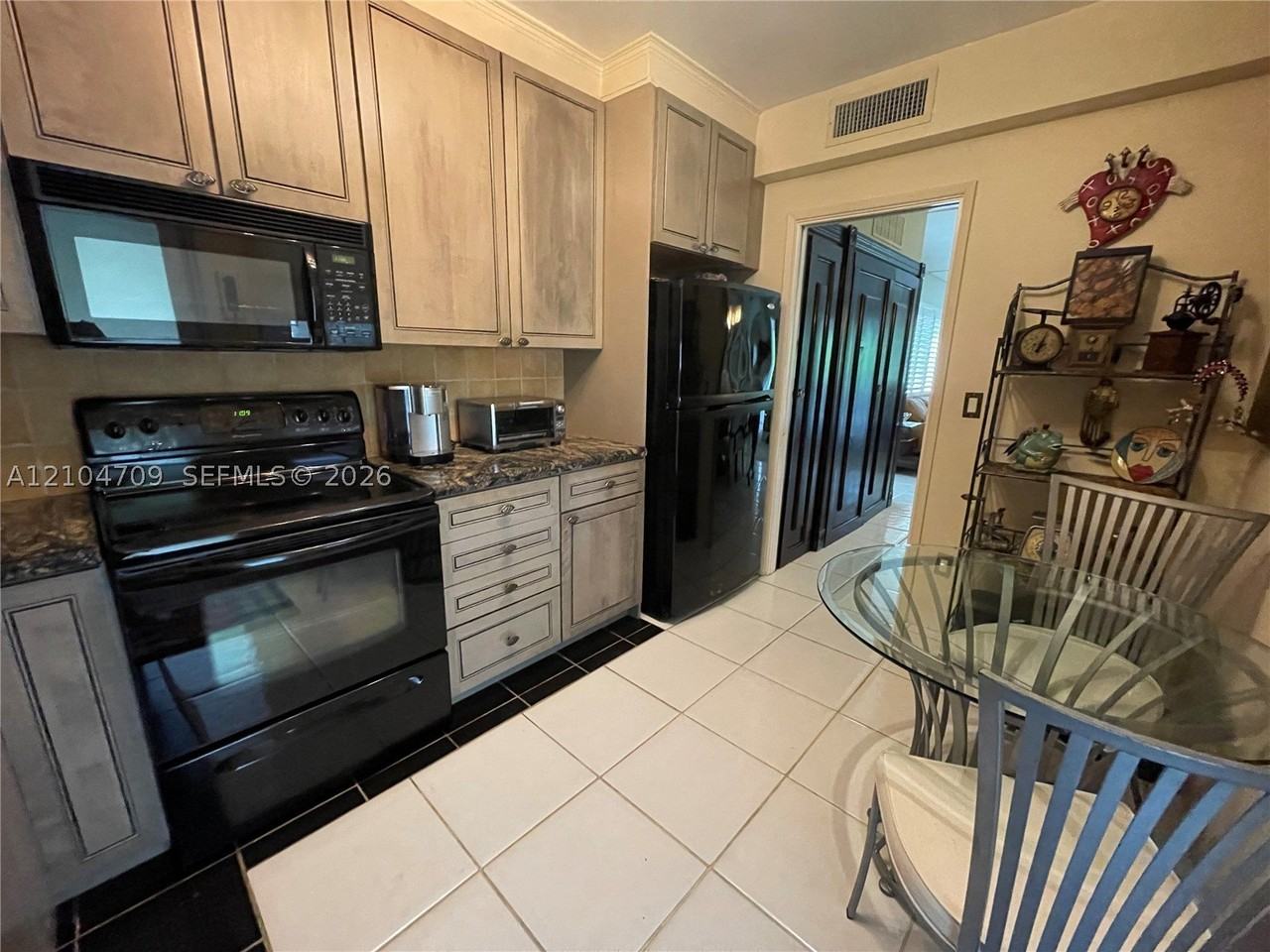 1507 S Ocean Blvd #4 - Photo 5 of 34