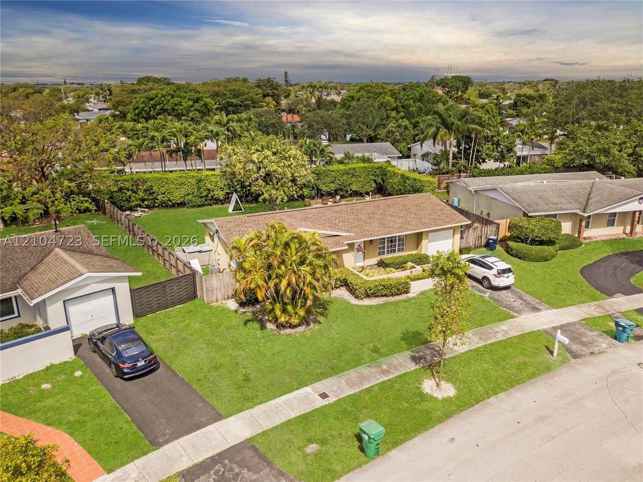 10520 Sw 124th Ave - Photo 3 of 46