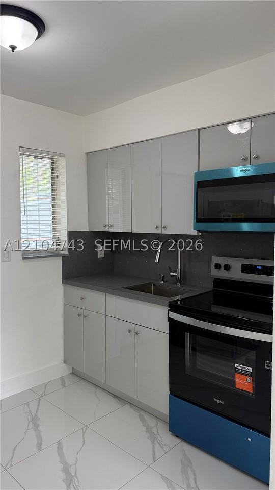 2162 Nw 23rd Ave #2 - Photo 3 of 13
